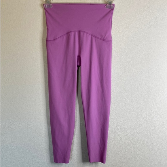Spanx Booty Boost 7/8 leggings women’s medium EUC - Picture 1 of 3